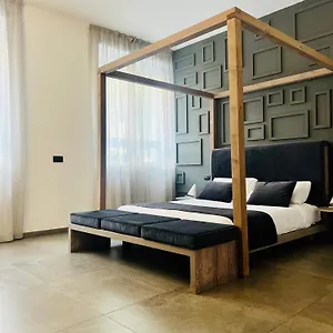 https://la-chambre-milano.italymilanhotels.net